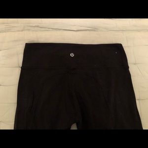 Lululemon black crop leggings